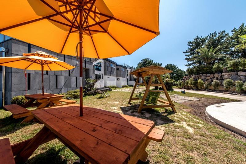 Hostal Sea And Wave Seogwipo Exterior foto